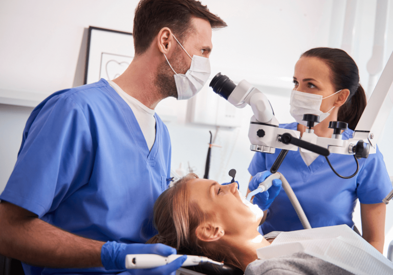 Mikroskop Stomatologia Warszawa Akermańska 3